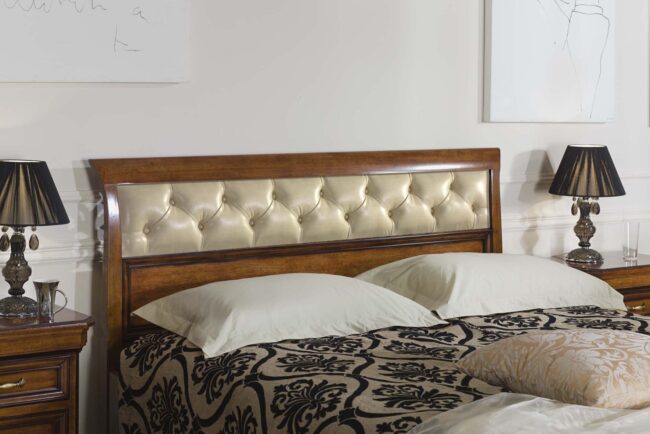 Delux capitone bed