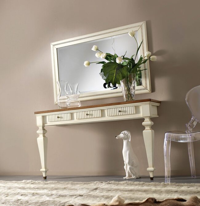 English console table with tips